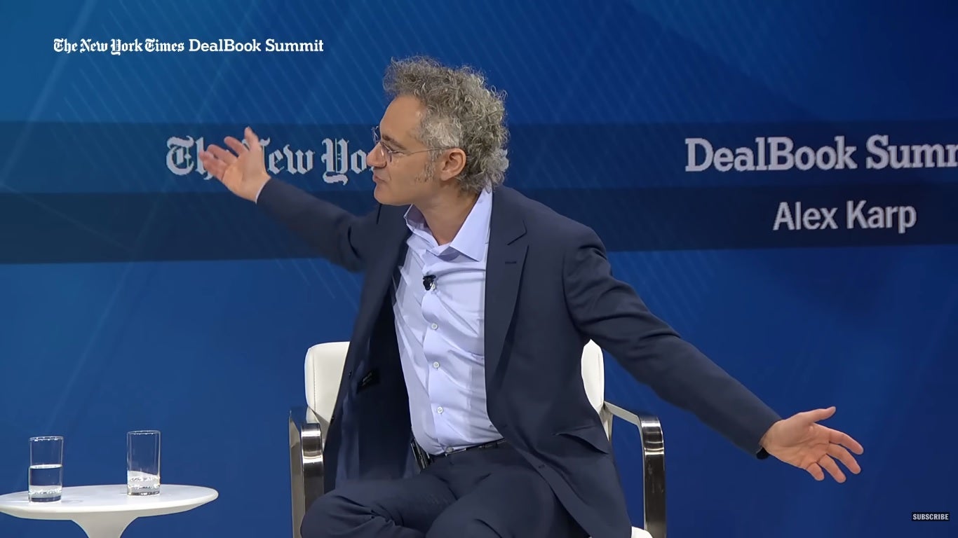 Alex Karp, CEO de Palantir, durante un acto para el New York Times