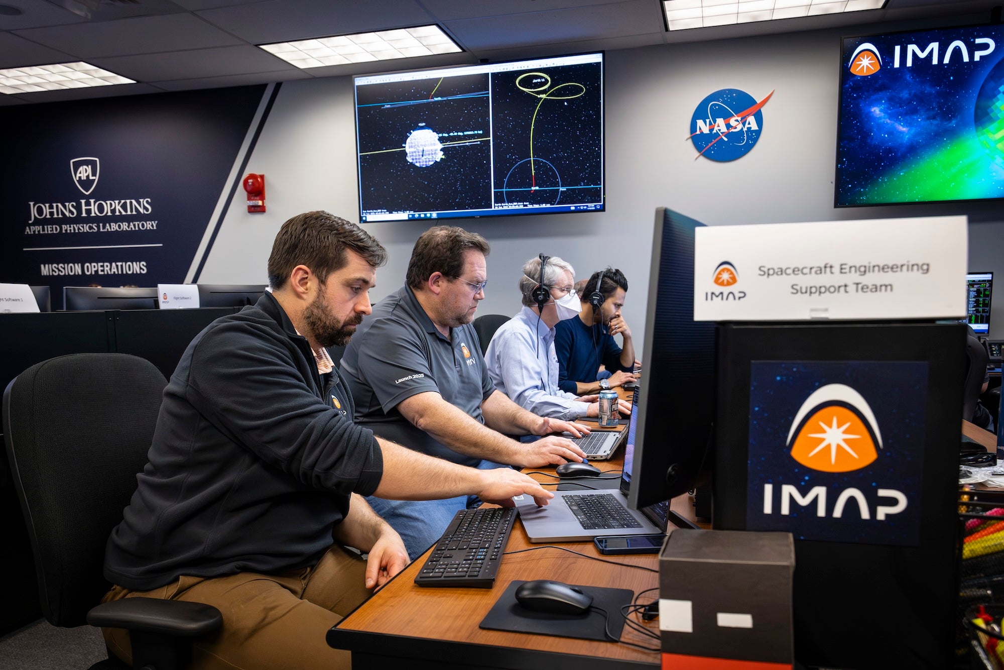 Controladores de vuelo de la IMAP (Crédito: NASA/Johns Hopkins APL/Princeton/Ed Whitman)