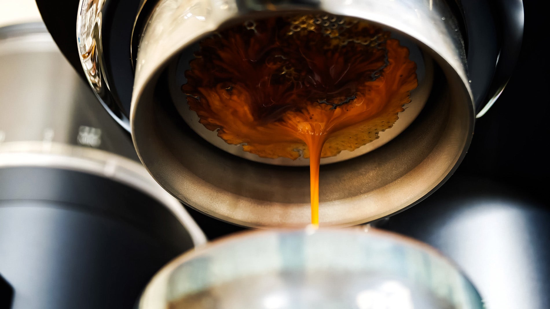 Extracción de café con la Meraki Espresso / Fotografía de Christian Collado