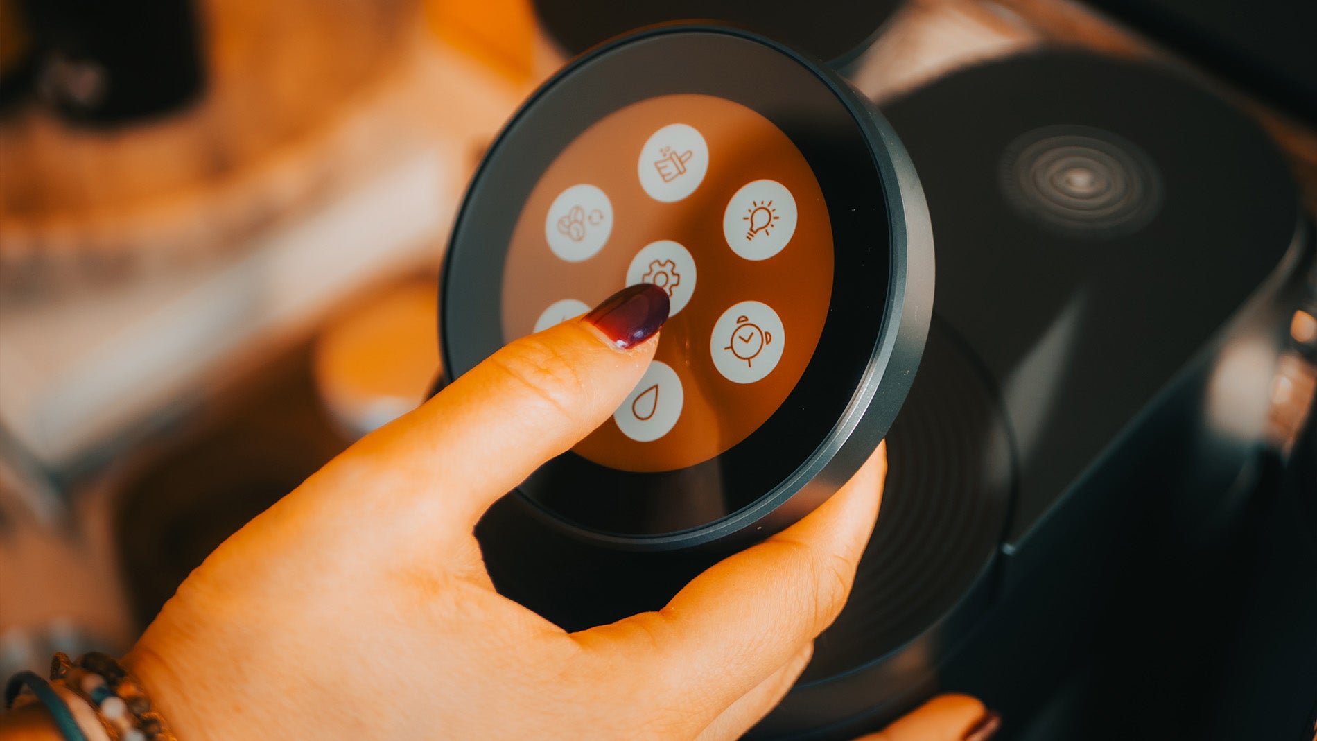 A través de la pantalla de la Meraki Espresso, puedes hacer muchas más cosas de las que imaginas / Fotografía de Christian Collado