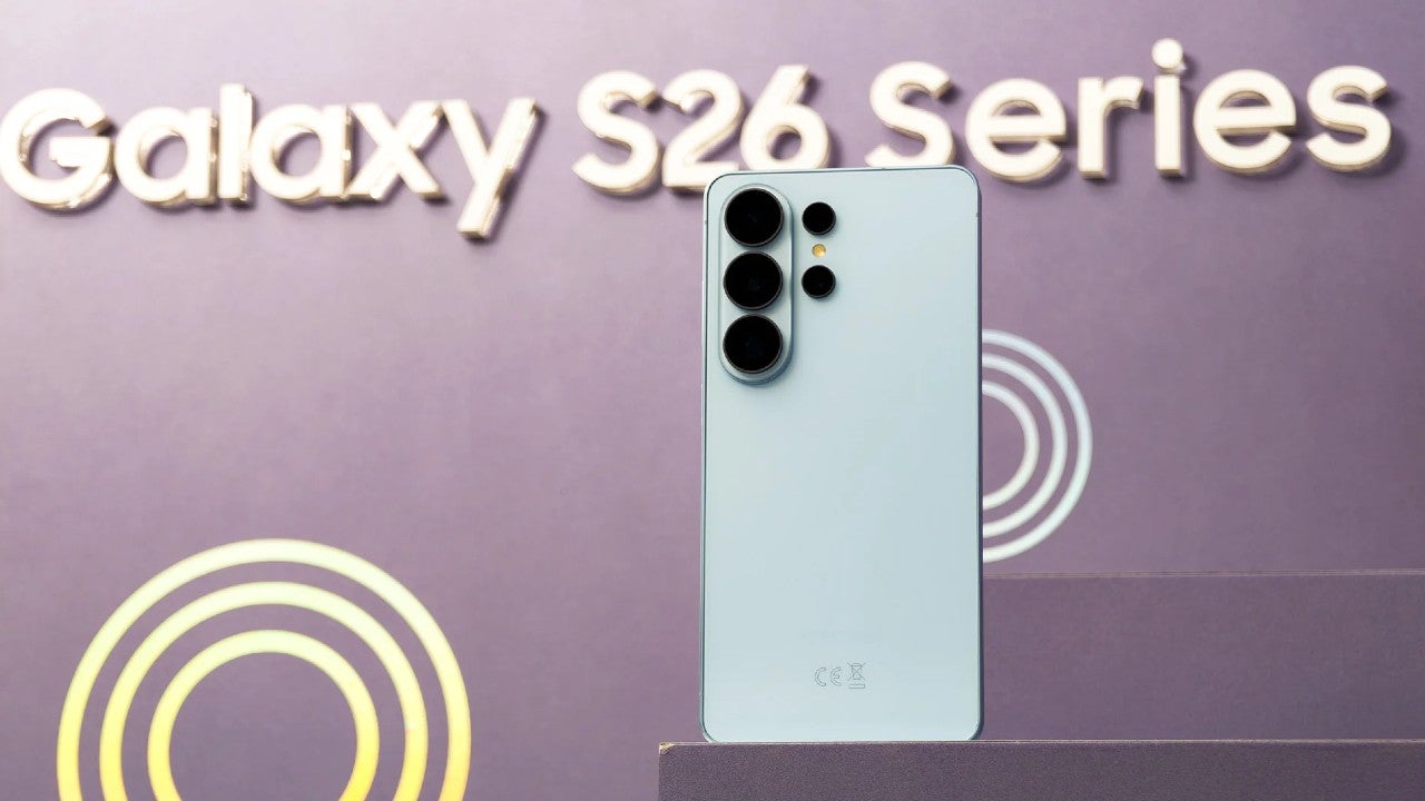 El nuevo diseño del Samsung Galaxy S26 Ultra, más redondeado y con píldora fotográfica | Fotografía de Christian Collado