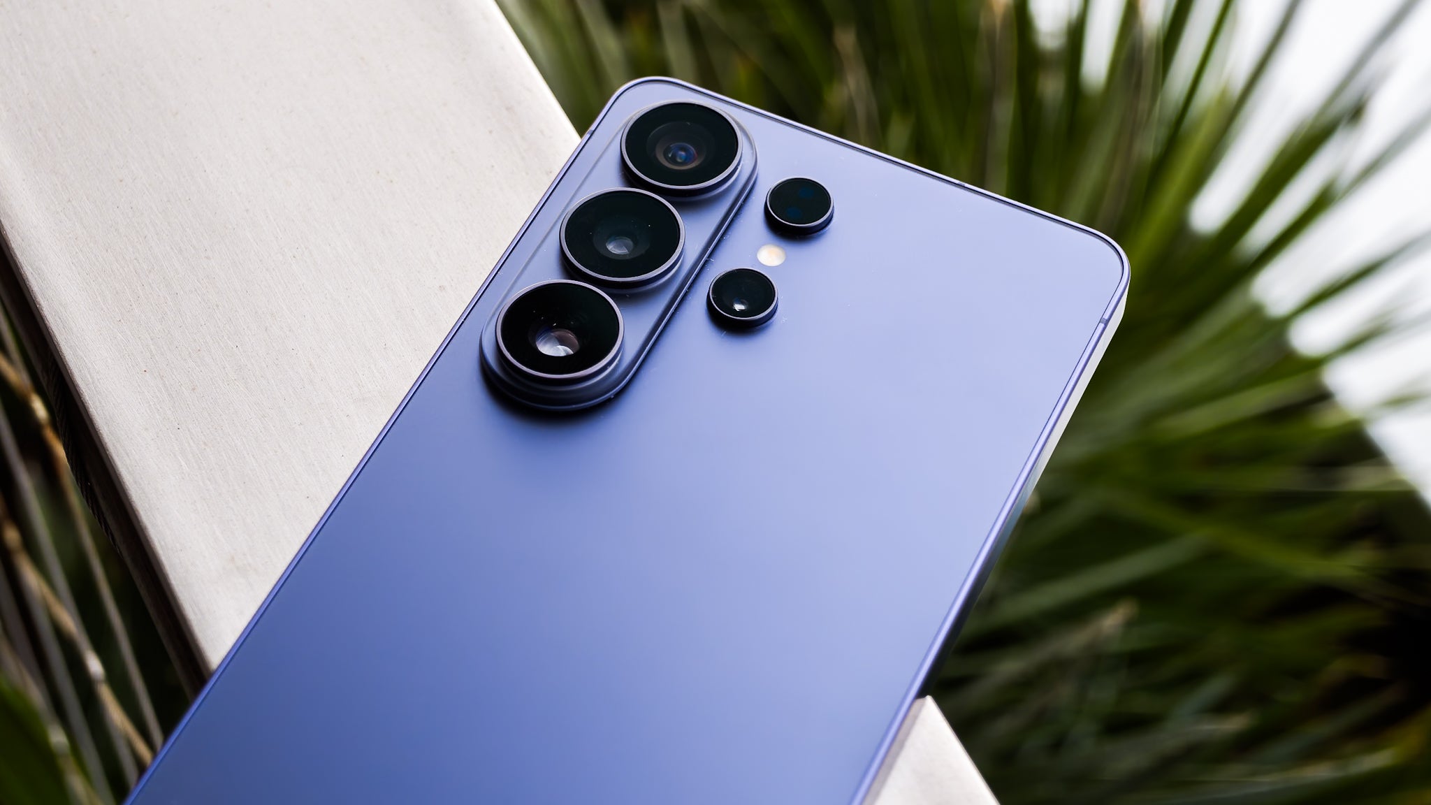 Módulo de cámaras del Samsung Galaxy S26 Ultra, esta vez sin zoom óptico tipo periscopio / Fotografía de Christian Collado