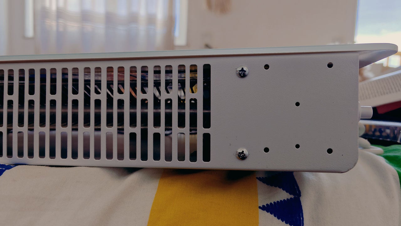 La instalación de las patas es sencillísima / Fotografía de Eva Luna Rivera