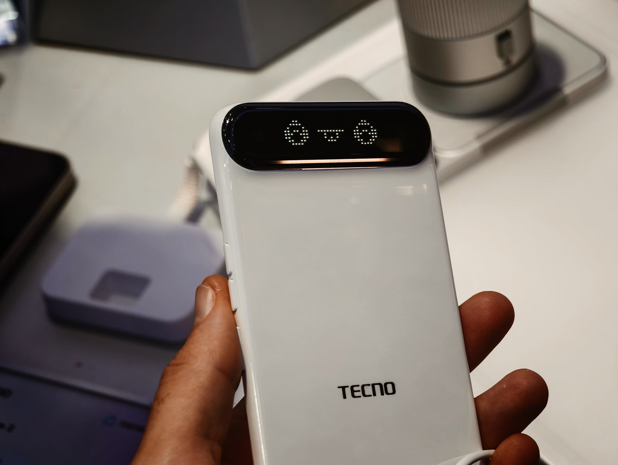 Smartphone Tecno POVA / Fotografía de Christian Collado