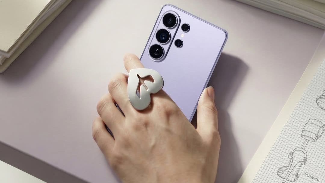 La serie Galaxy S26 inspira la colaboración entre Samsung y la firma DOMINNICO | @dominnico