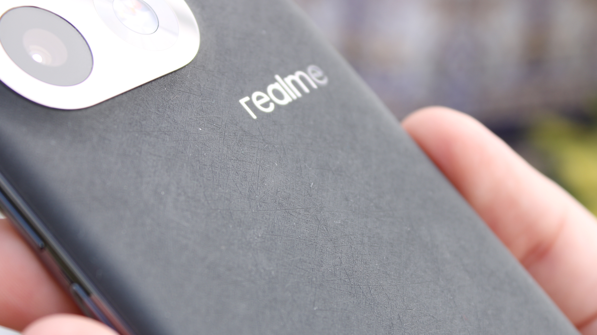 El acabado de la trasera es muy original por diseño y material | Fotografía de Lucía Alcántara Gil