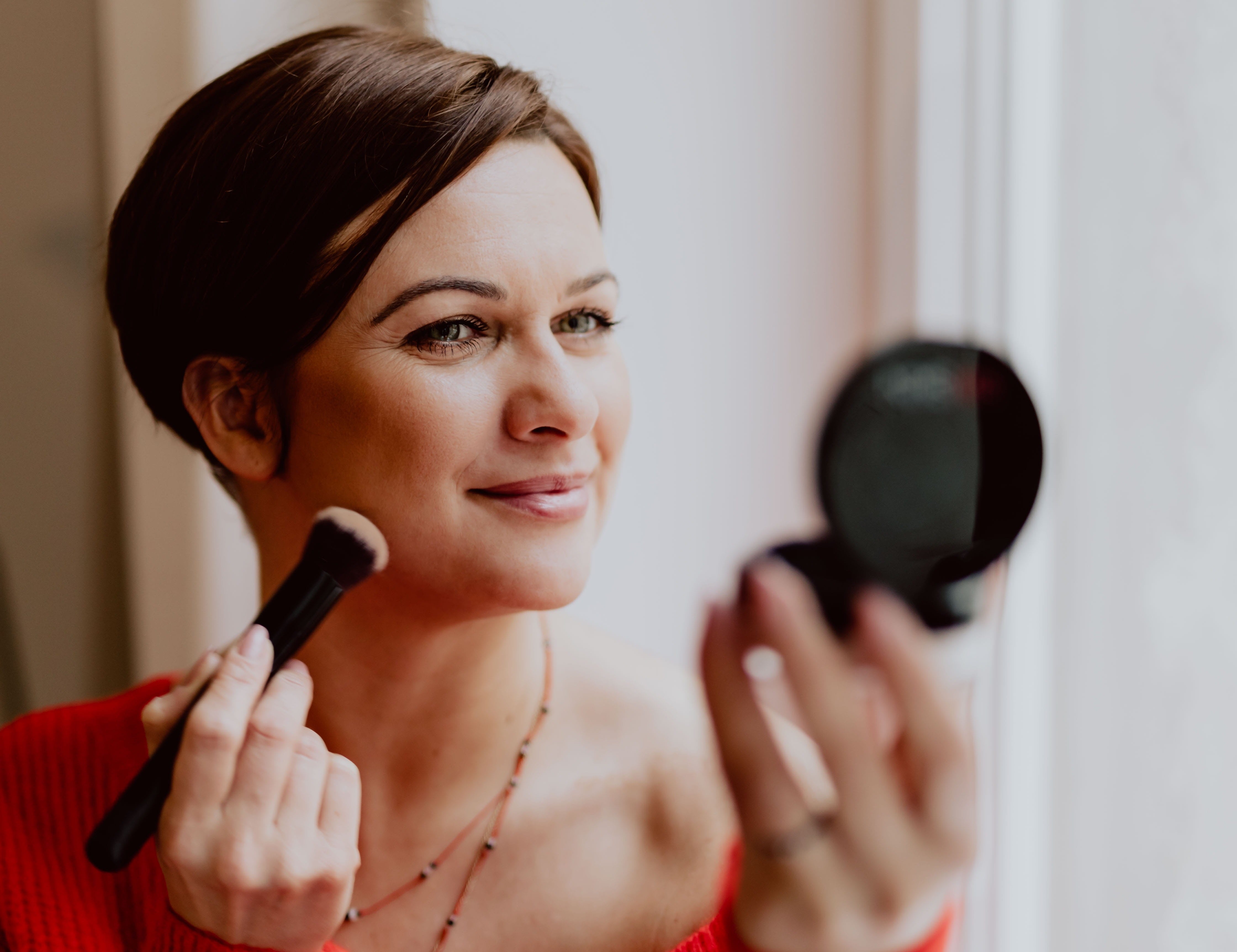 Tanto por el día como por la noche, tu piel necesita que la protejas y la repares