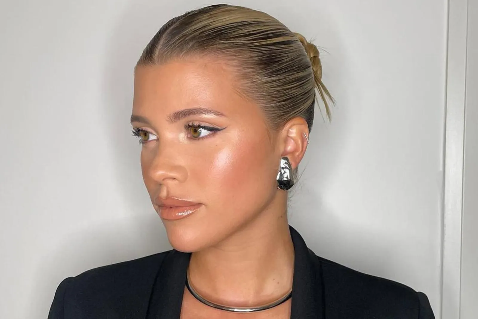 Sofía Richie con uno de esos peinados que, cuando se repiten a diario, acaban pasando factura al cabello | @sofiarichiegrainge