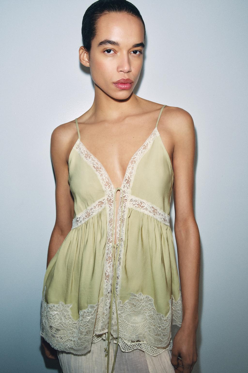 Top lencero con encaje en color pistacho (35,95 €) | Zara