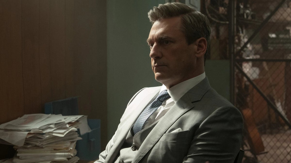 Esta joya cómica de Apple TV con Jon Hamm es tan oscura y adictiva que no podrás dejar de verla