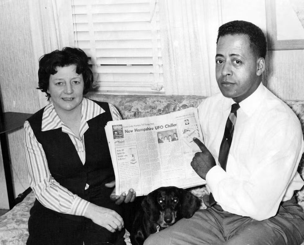 Barney y Betty Hill documentaron su caso que fue publicado en el periódico