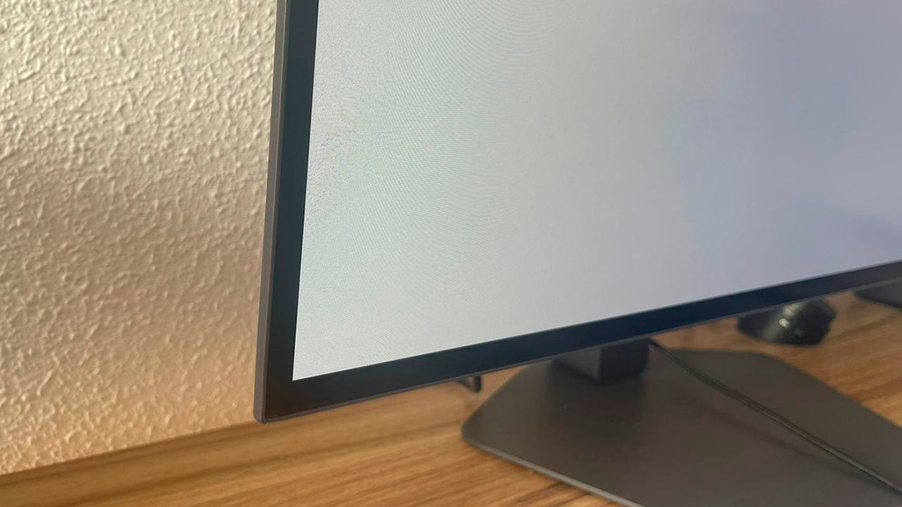 Los marcos son finísimos, haciendo que la pantalla parezca aún más grande