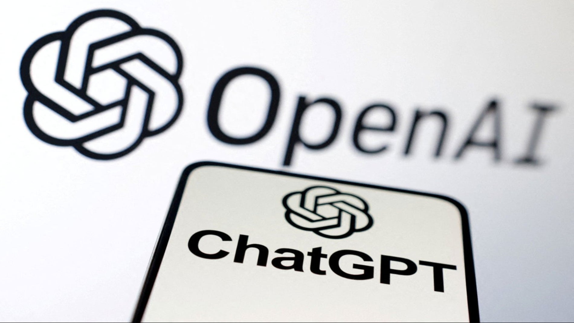 Sorpresa en el mundo de la IA: ChatGPT cae por debajo del 50% de mercado por primera vez en su historia