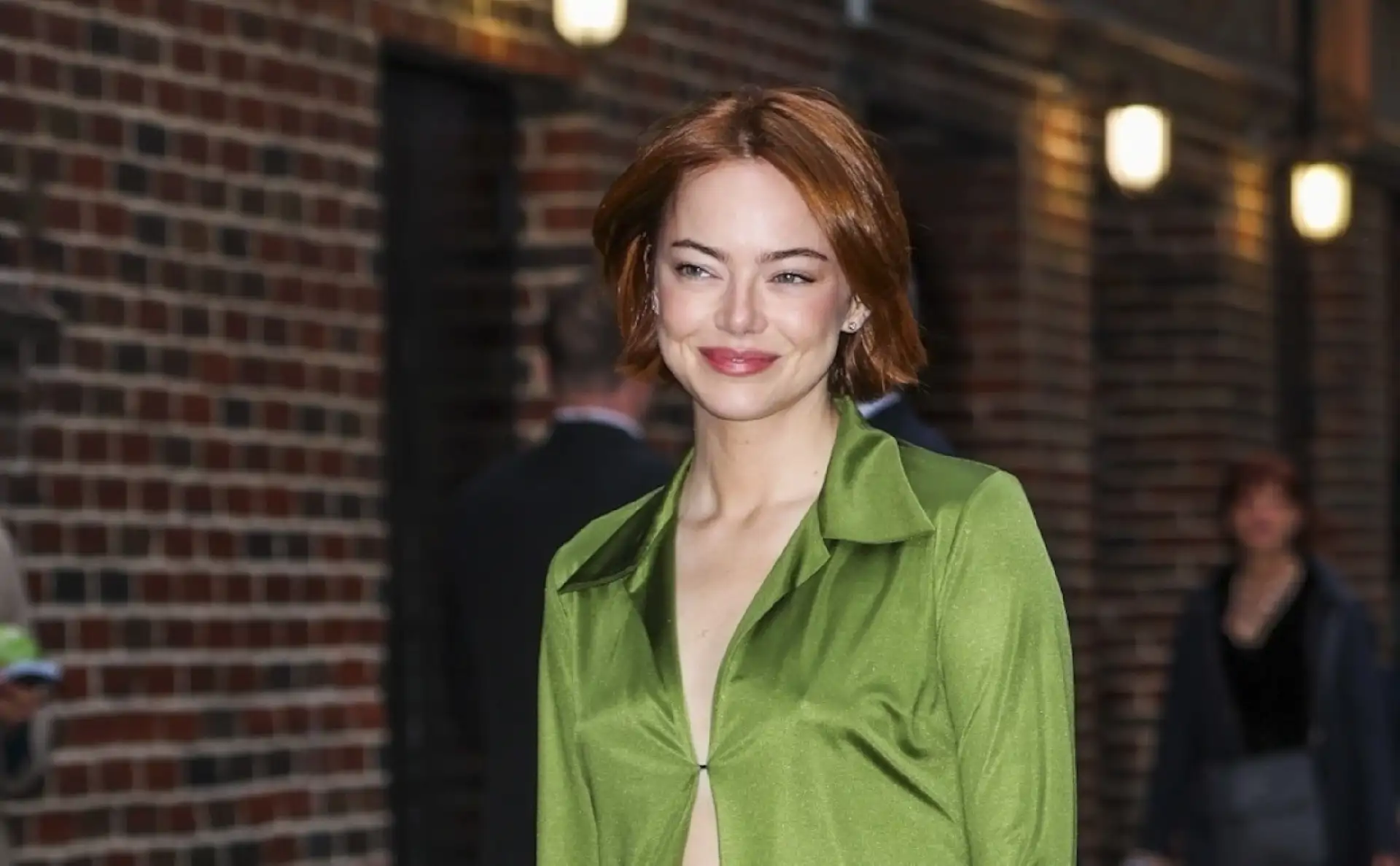 Emma Stone es una de las referencias más habituales para quienes buscan inspiración antes de dar el paso al pelo corto | GTRES