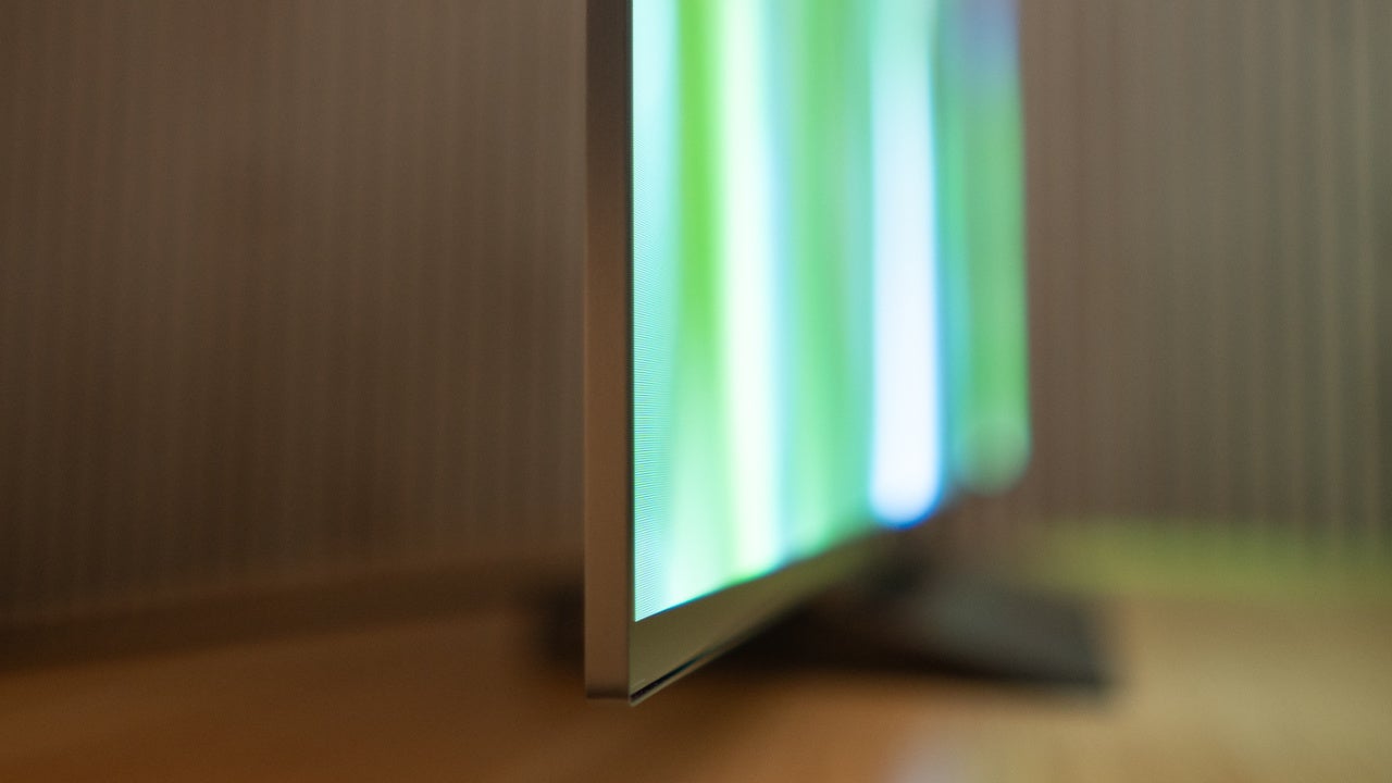 Aunque no se encuentre en lo más alto del catálogo de la marca, el diseño de la LG OLED evo AI C6 puede considerarse premium sin reparos  / Fotografía de Elisa Piñón