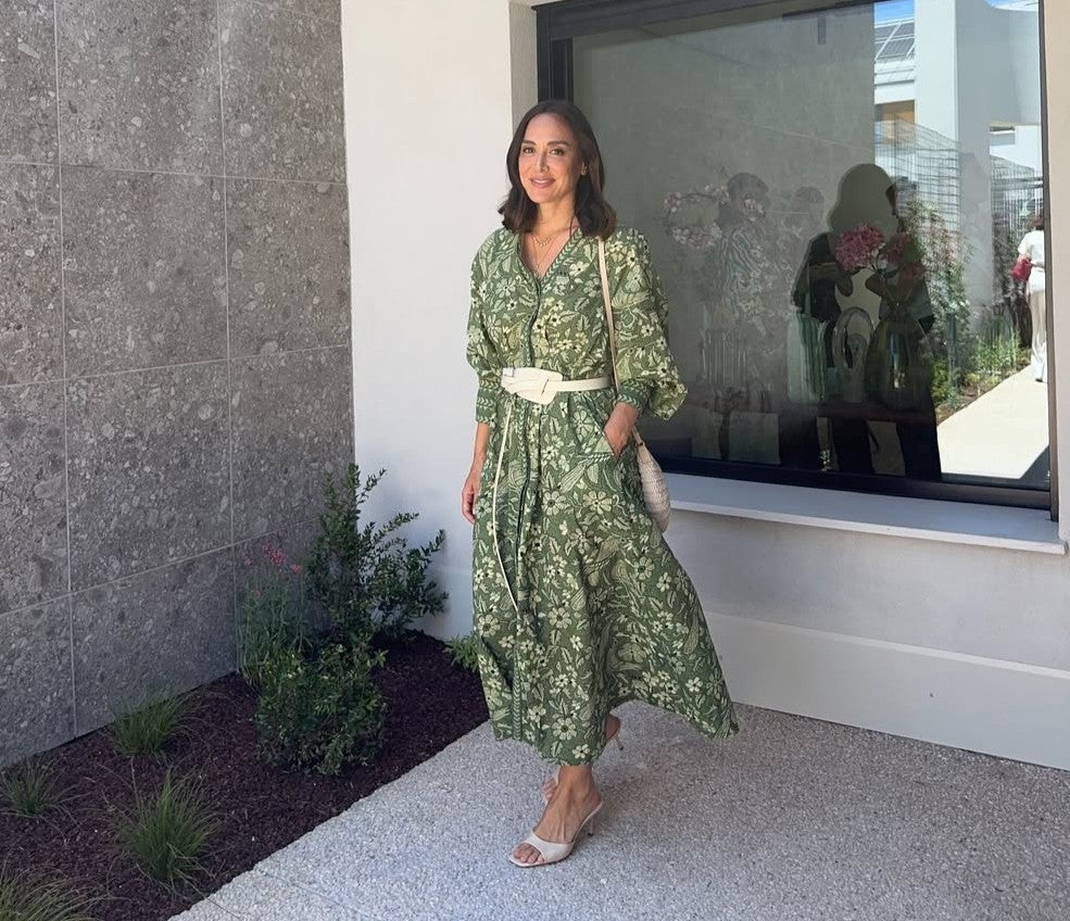 El diseño combina estampado floral, cintura marcada y una silueta especialmente favorecedora | @tamara_falco