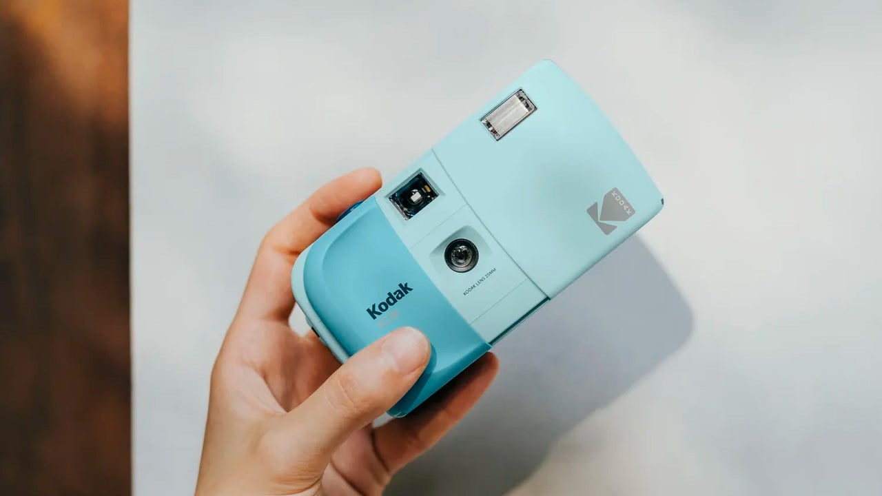 El renacimiento del carrete no frena: la nueva cámara de Kodak solo cuesta 30 euros