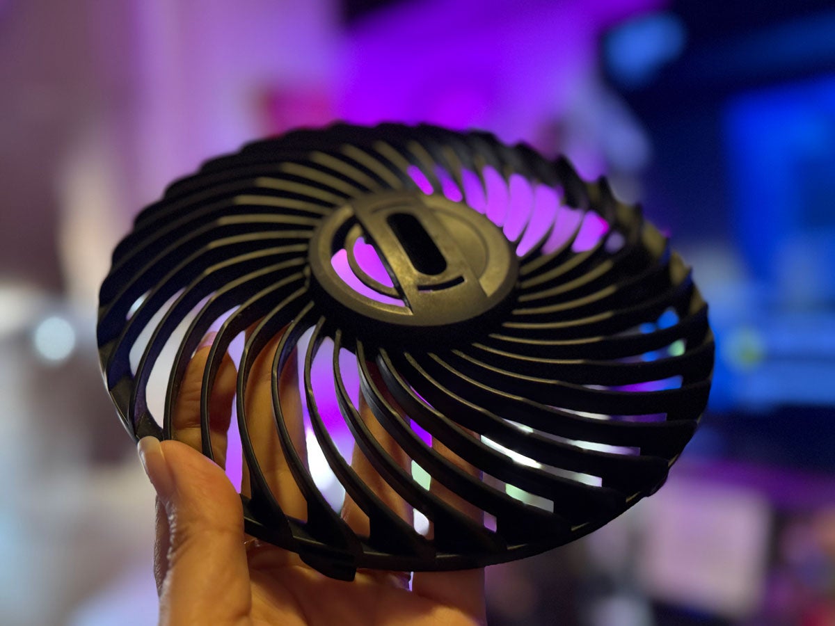 La tapa tiene un pequeño tornillo que se quita muy fácilmente / Fotografía por Paola Mejia
