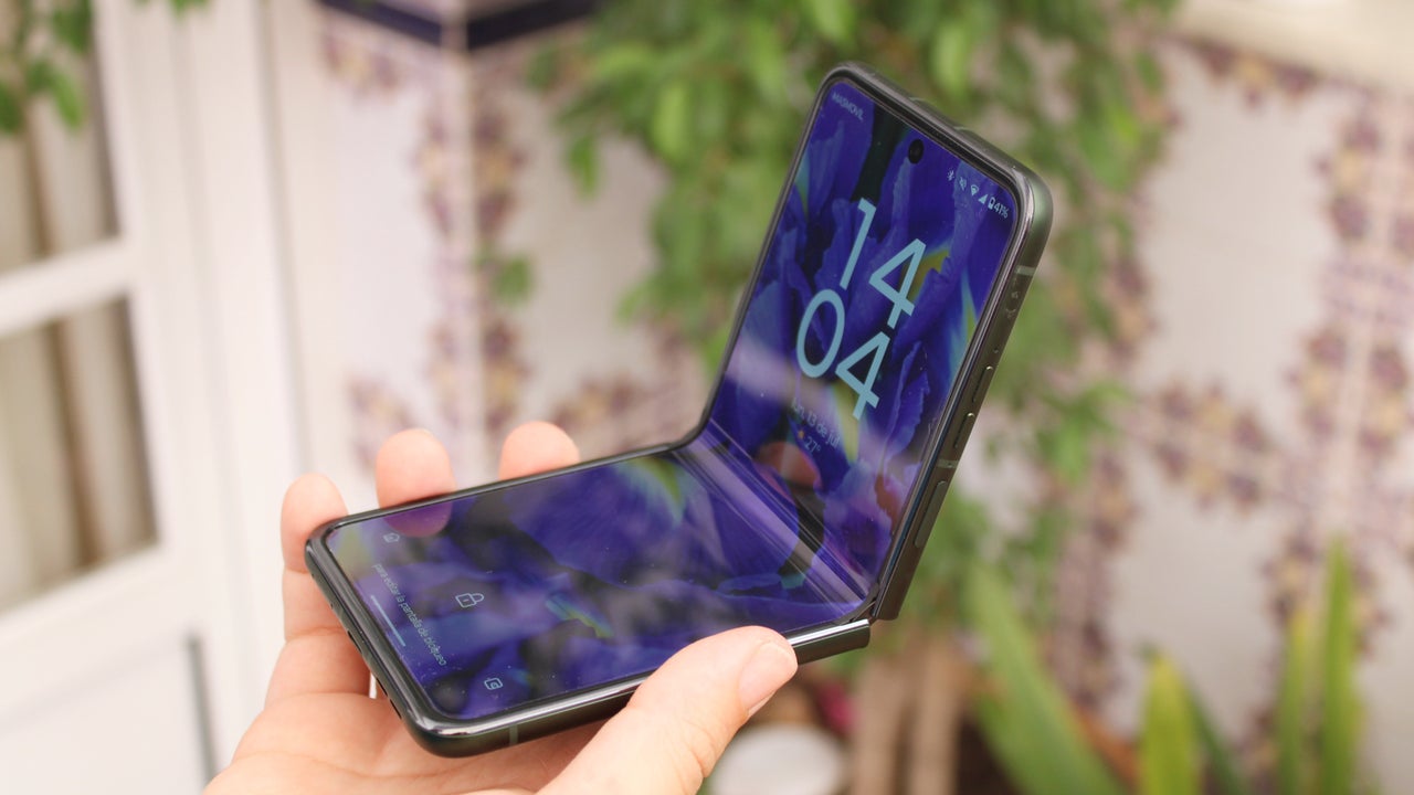motorola razr 70 plus, análisis: un diseño bordado, dos pantallas que enamoran y algunas debilidades inesperadas