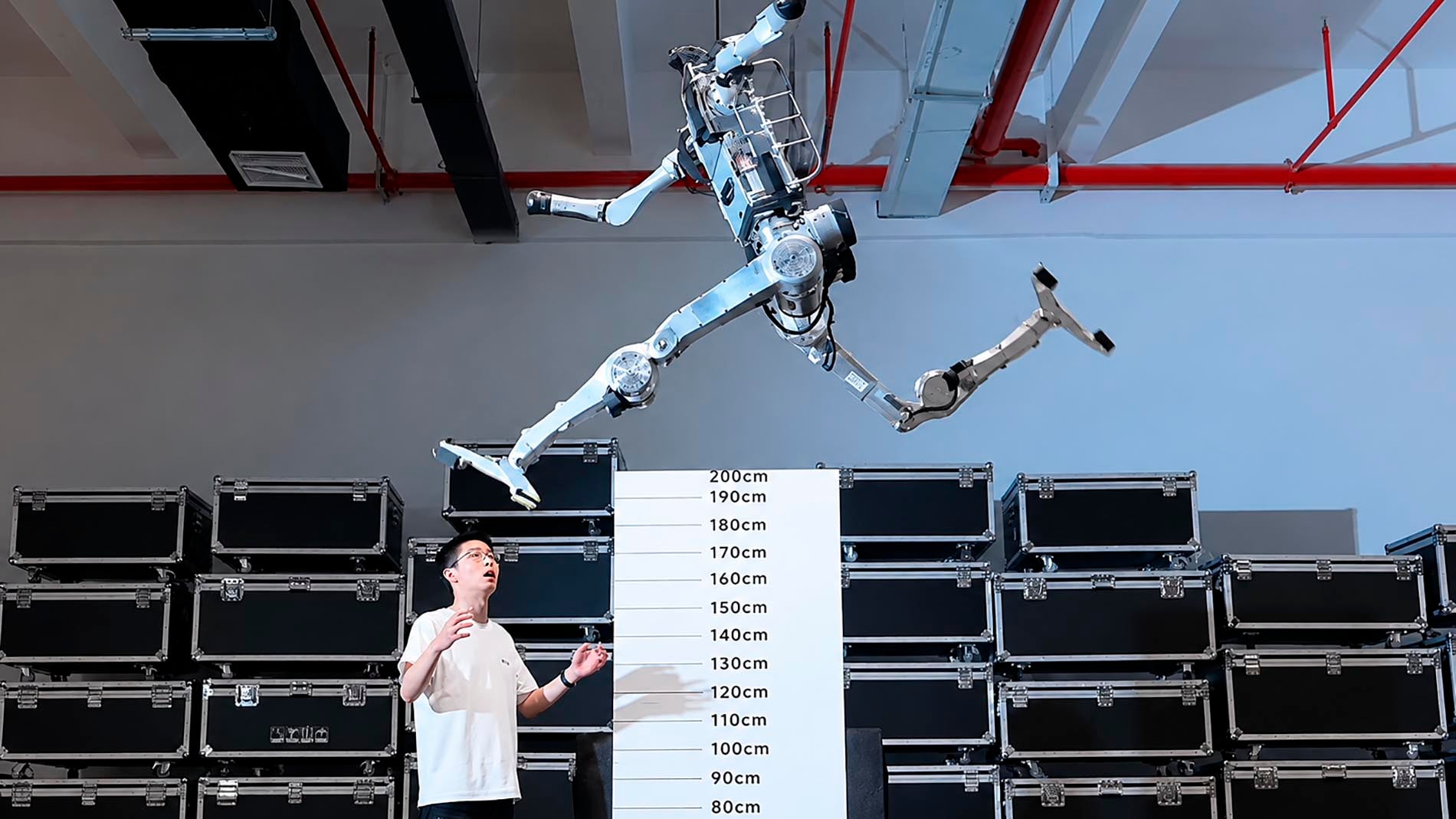 Así es el robot de Unitree que salta dos metros y corre a 45 km/h
