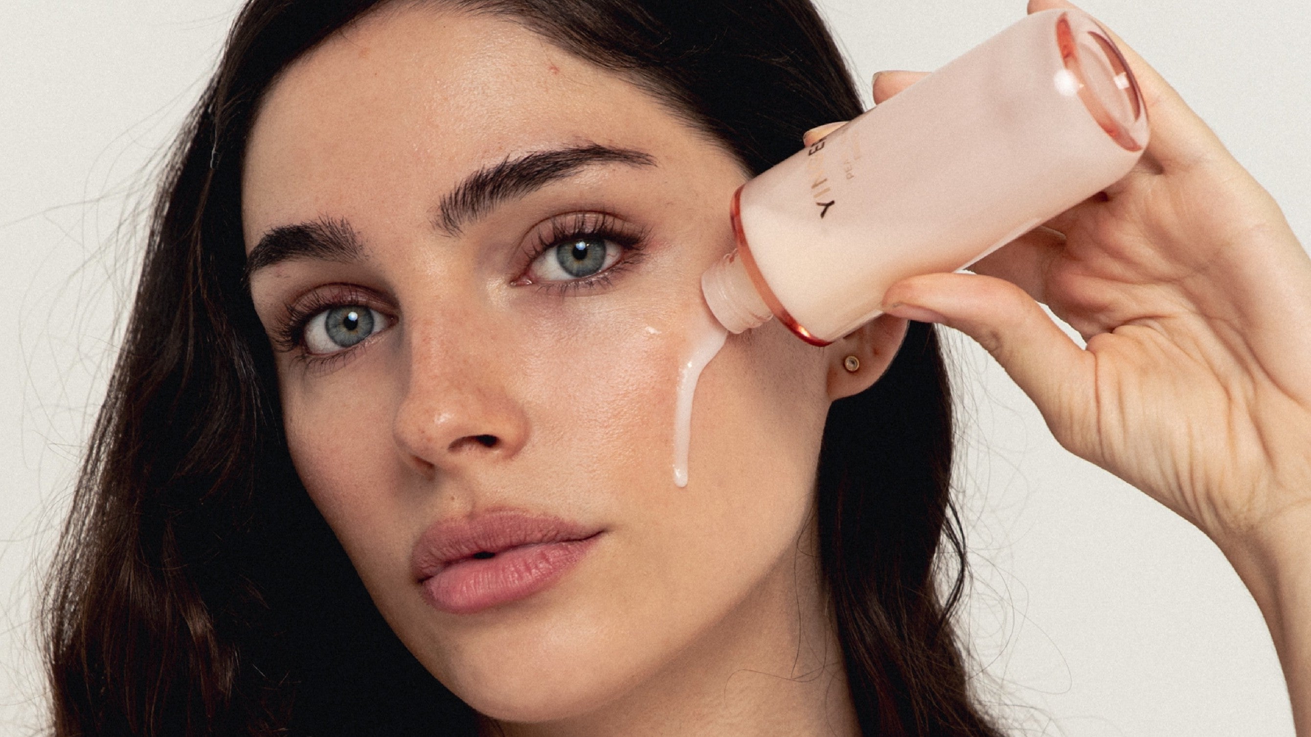 La esencia se aplica después de la limpieza y antes del sérum | @yingerbeauty