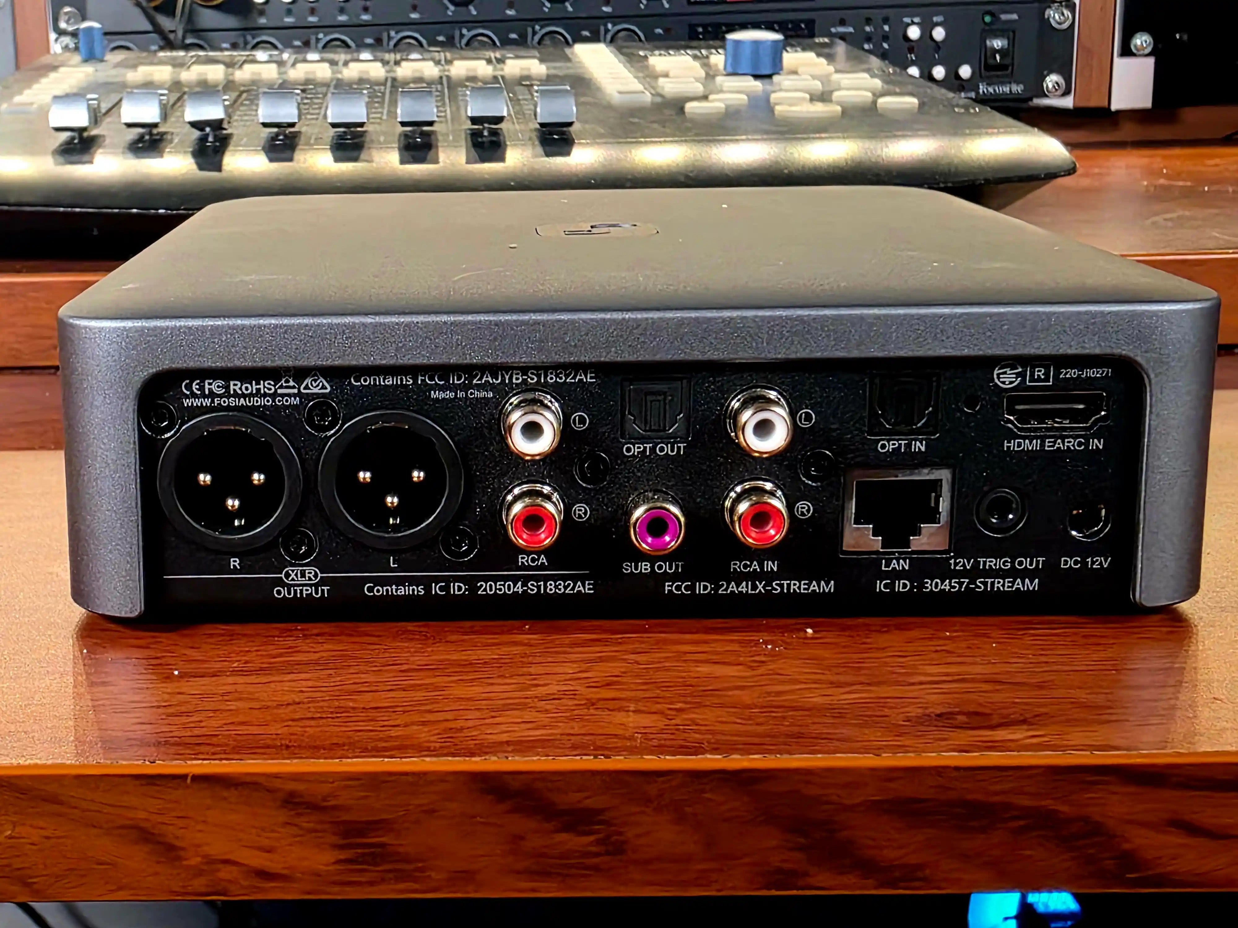 Fosi Audio S3 Streamer vista de la parte trasera / Fotografía de Sergio Agudo