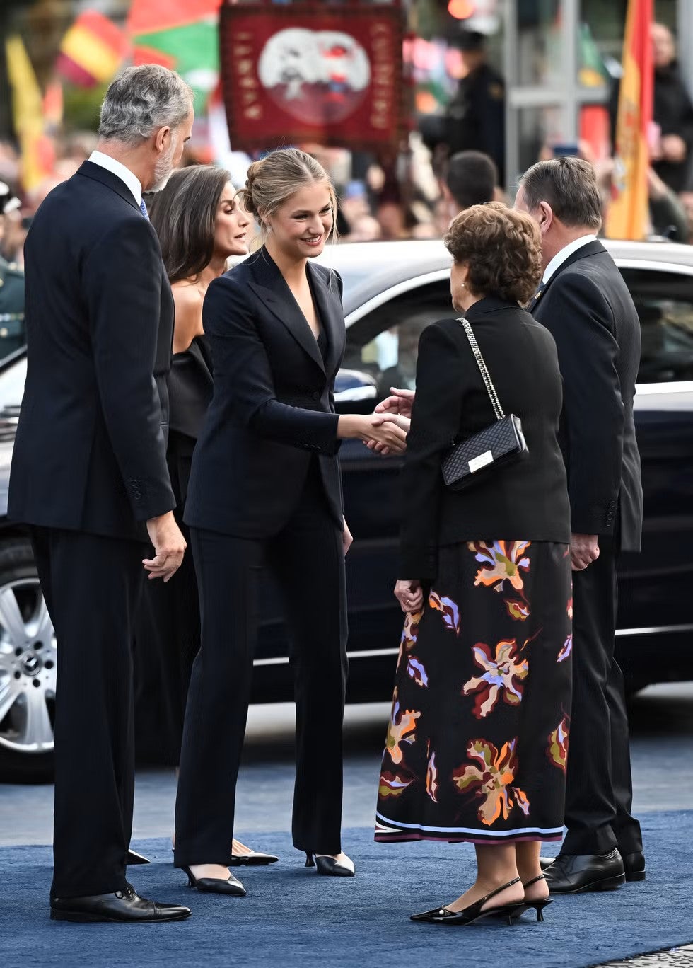 El traje azul marino elegido para los Premios Princesa de Asturias de 2024 | Getty Images