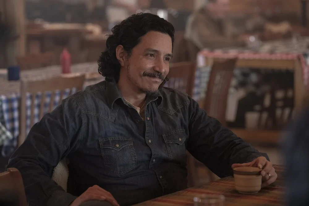 Gabriel Luna interpretando a Tommy en la serie de 'The Last of Us'