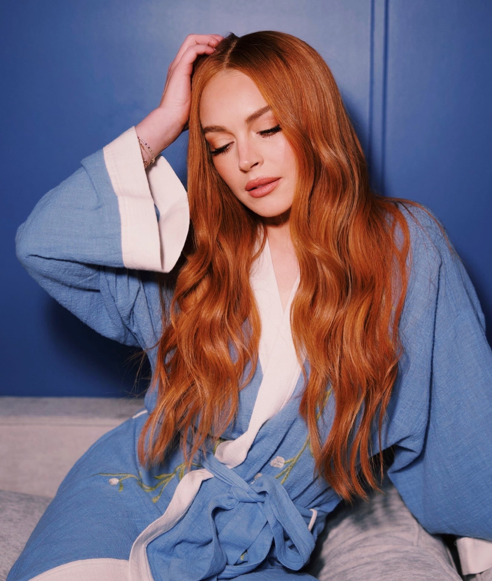 Lindsay Lohan muestra su larga melena pelirroja tras años apostando por el rubio | @lindsaylohan