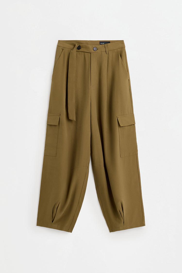 Pantalón Cargo Fluido (22,99 €) | Lefties