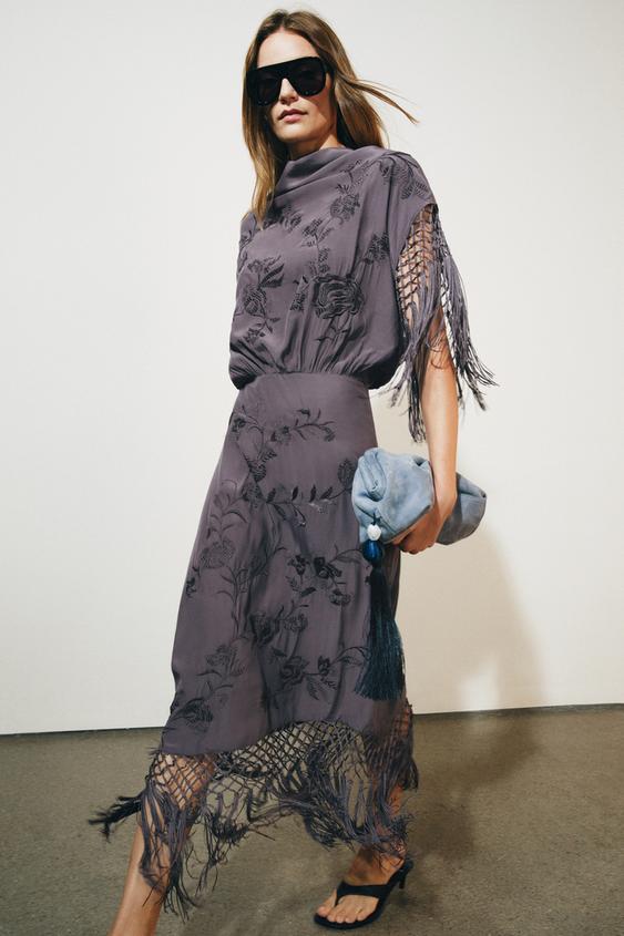 Vestido bordado con flecos ZW Collection (79,95 €) | Zara