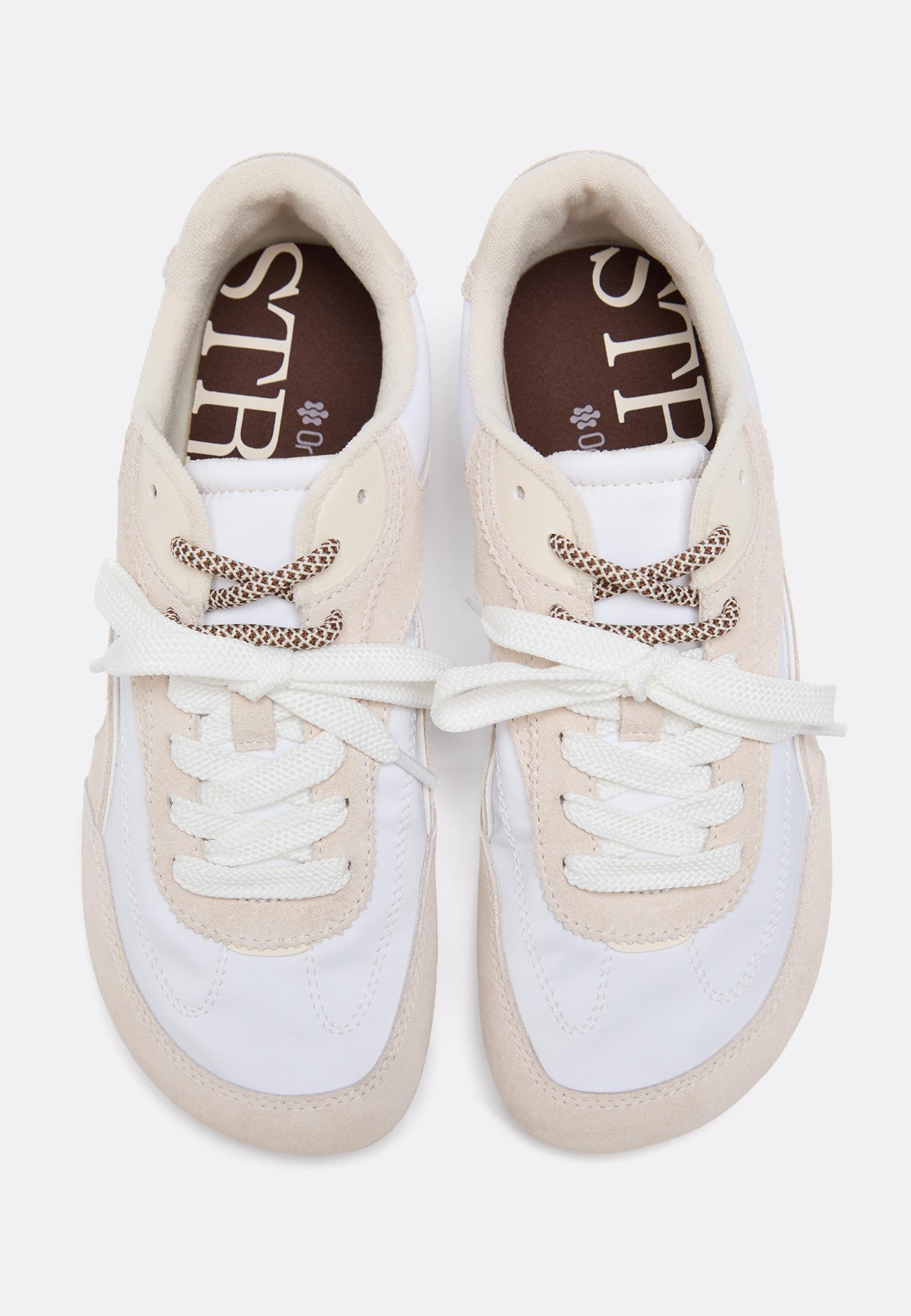 S009 Zapatillas Barefoot Detalles Piel (35,99 €) | Stradivarius