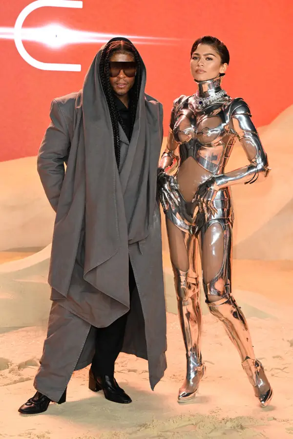 Zendaya y Law Roach durante la premiere de ‘Dune: Parte Dos’ en Londres, donde la actriz lució el icónico diseño de archivo de Mugler | Getty Images