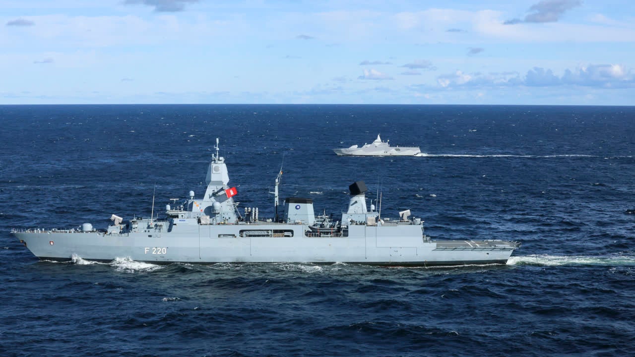 Gwyn Jenkins, jefe de la Marina británica, frente a Rusia: "Nuestra ventaja futura vendrá de redes integradas" de barcos, drones y sensores