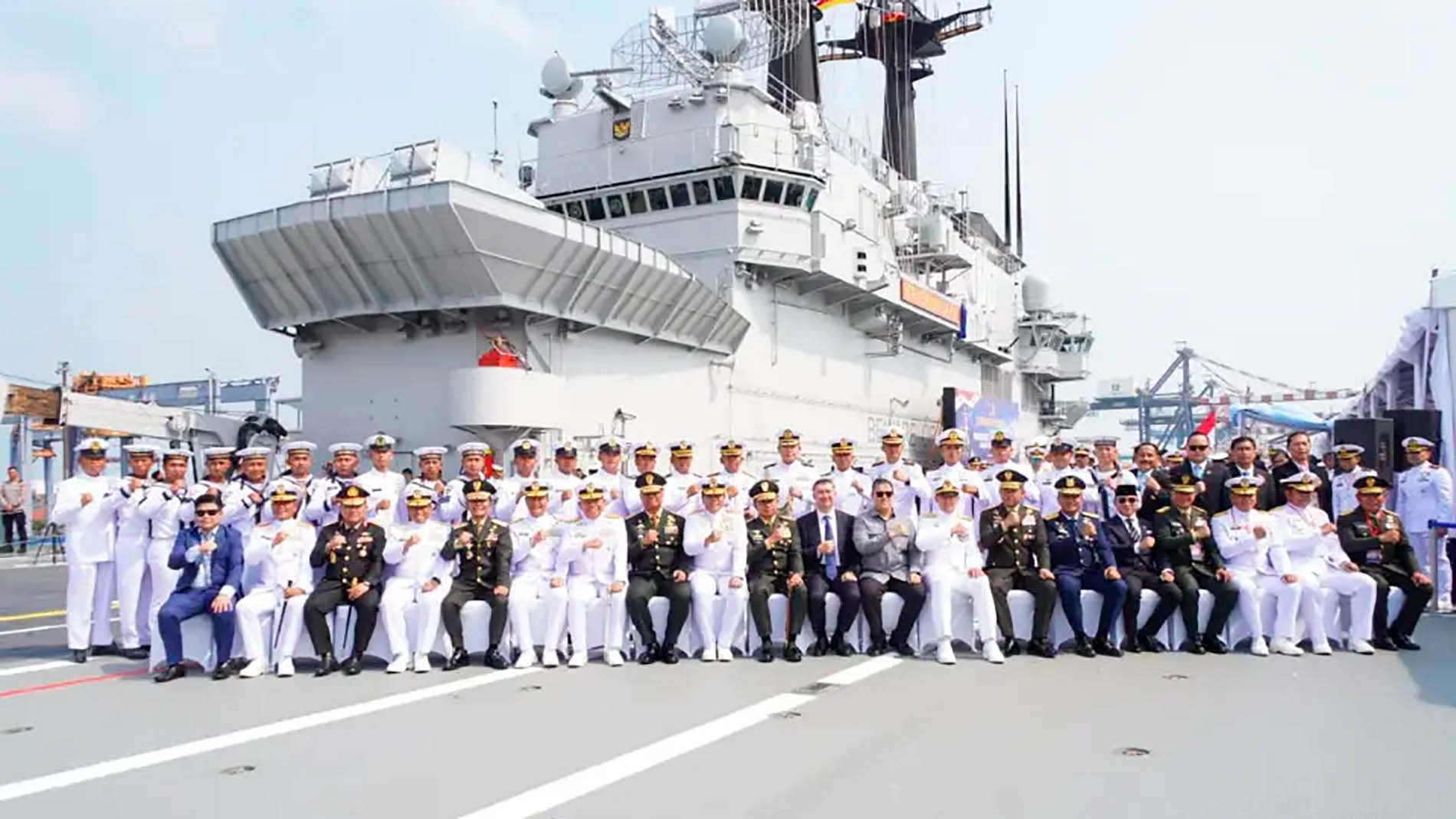 Indonesia pone en servicio su primer portaaviones, el antiguo Giuseppe Garibaldi de la Armada italiana, rebautizado como KRI Sriwijaya-100 en Yakarta