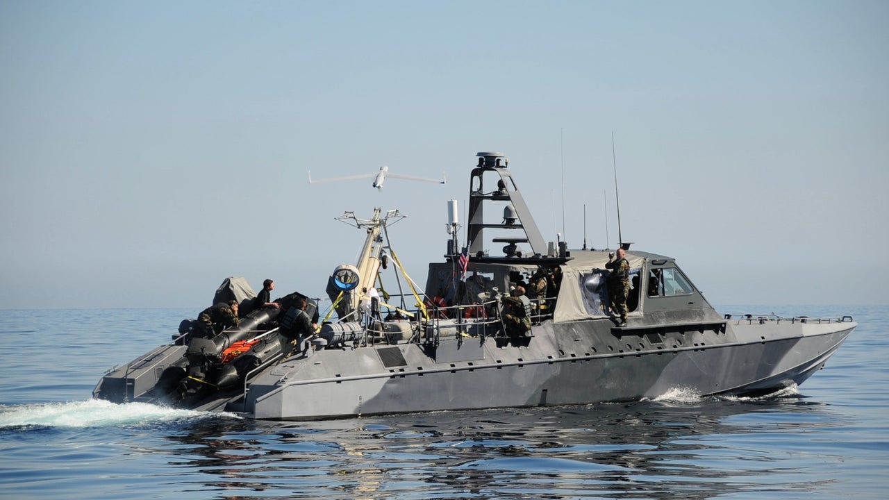 Federico Supervielle, oficial de la Armada española, sobre el dron ScanEagle: «Se lanza con tirachinas y se recoge con una pértiga»