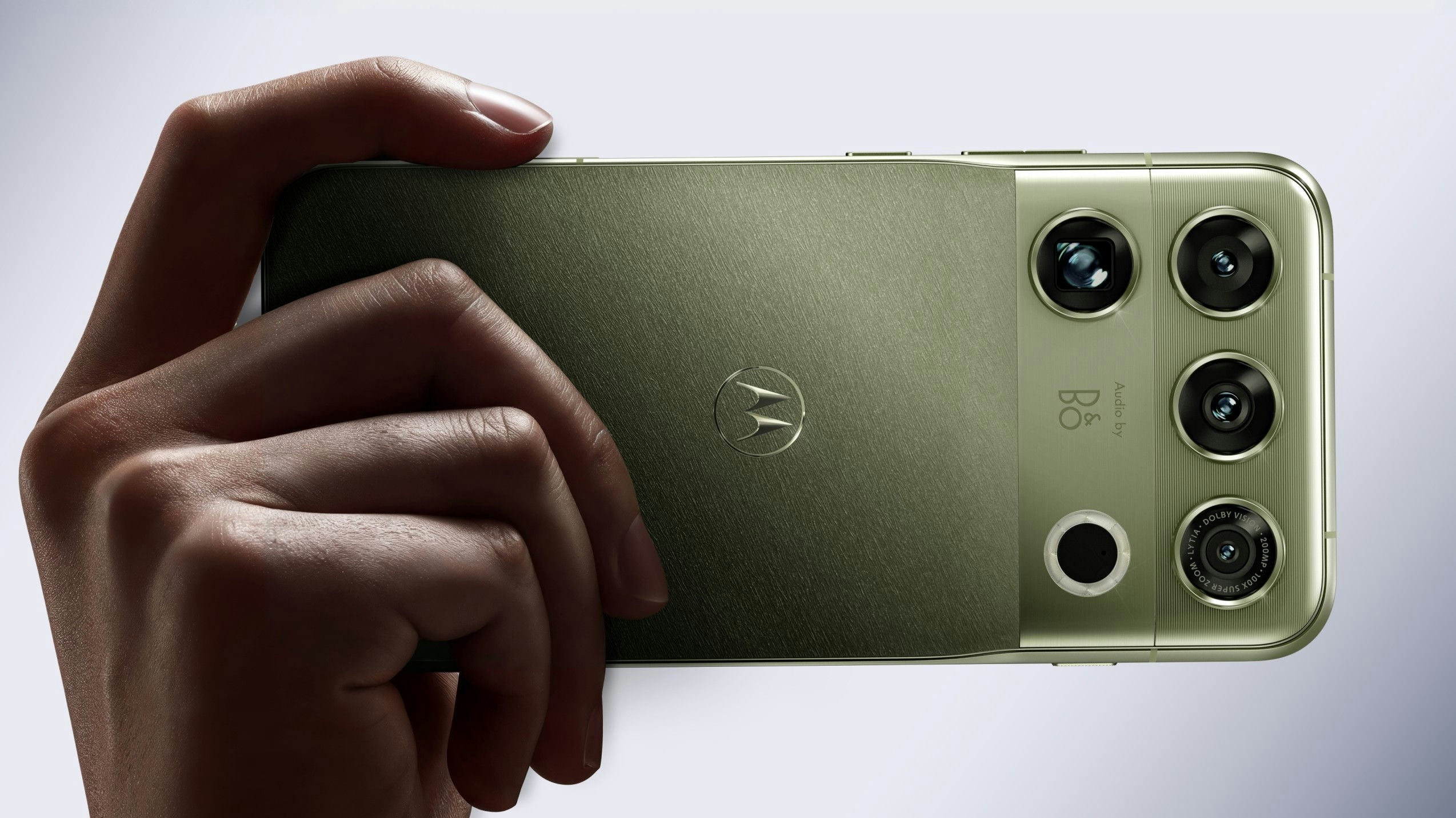 El nuevo motorola signature 27 en su acabado PANTONE Capulet Green