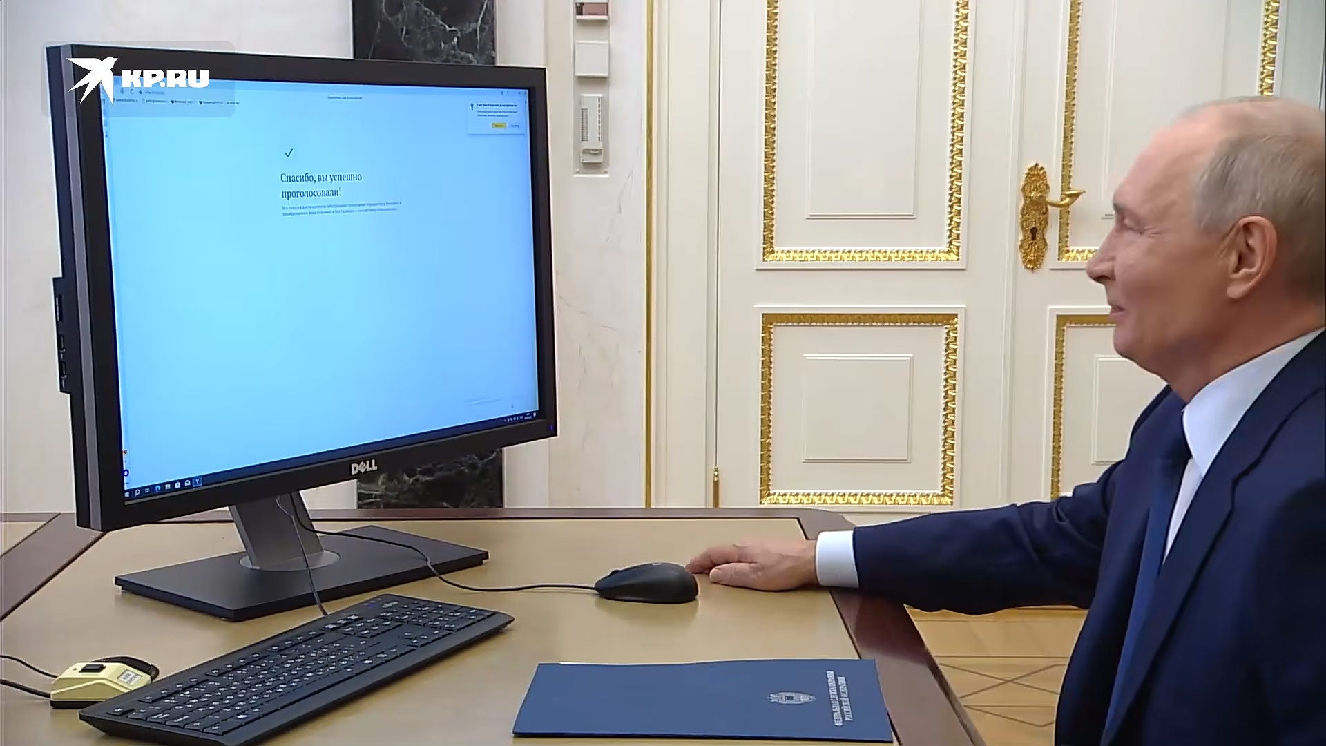 En la esquina inferior derecha del monitor se puede ver que es una copia de Windows sin activar
