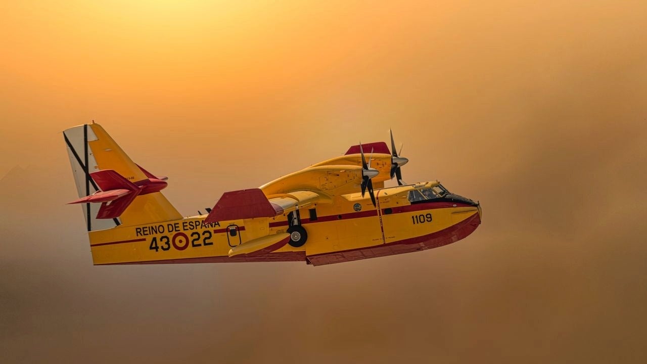 Enrique Longueira, piloto de aviones contra incendios: "El miedo hay que tenerlo porque te mantiene alerta y te mantiene vivo"