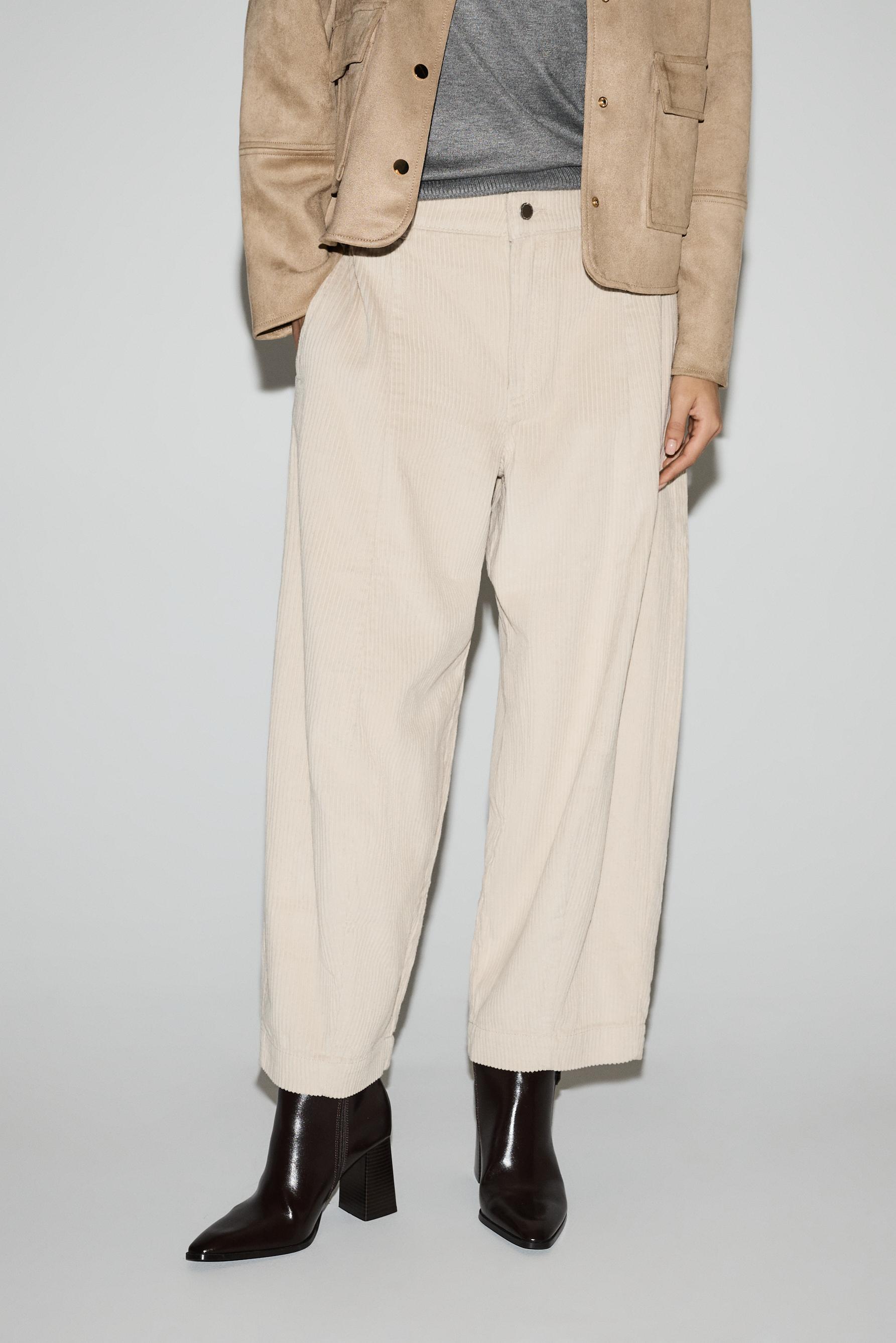 Pantalón barrel pana (22,99 €) | Lefties