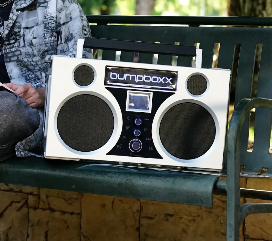 El Bumpboxx Retroboom en color blanco