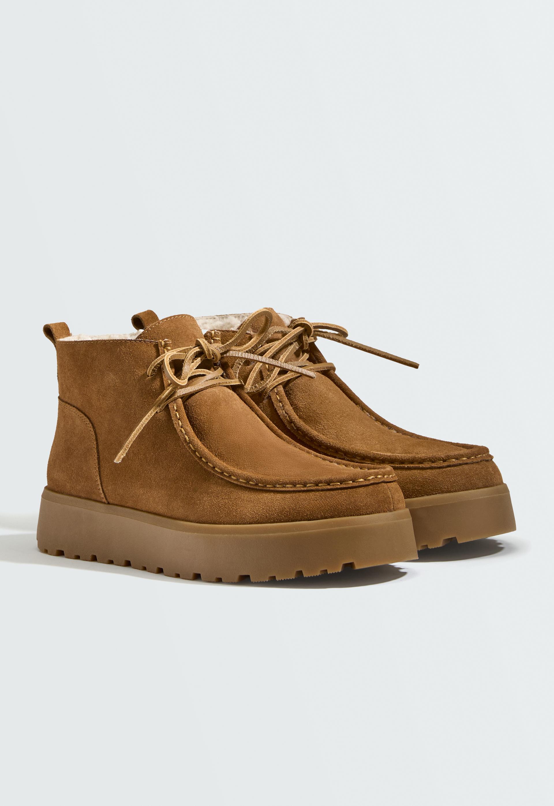 Botines de piel con cordones (49,99 €) | Oysho