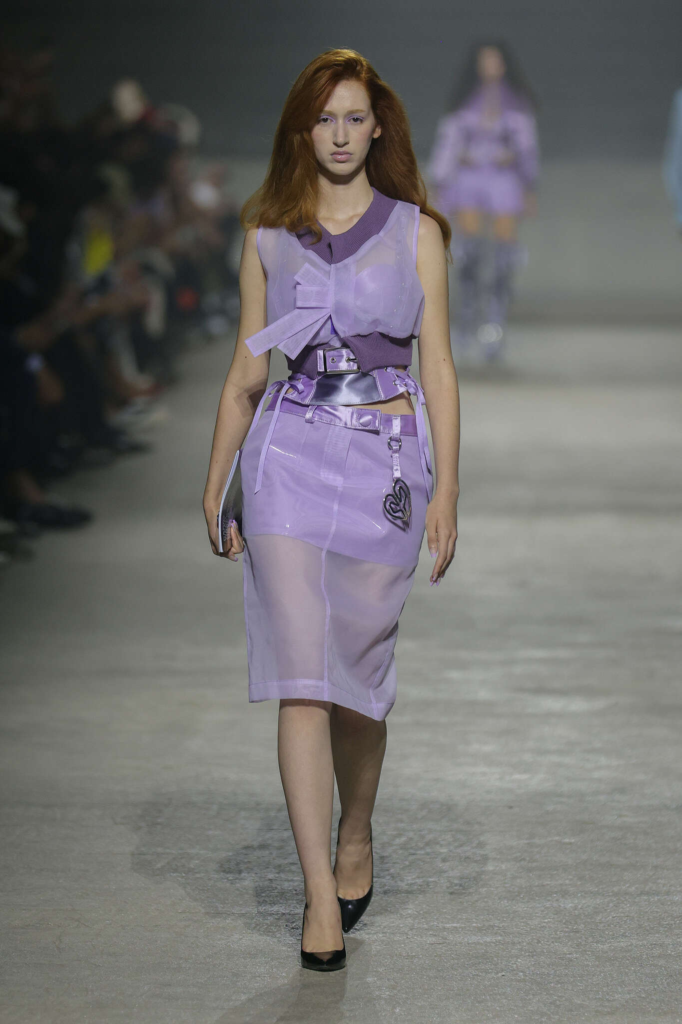 El conjunto en tonos lilas diseñado por estudiantes de LCI Barcelona para el desfile de DOMINNICO | Launchmetrics Spotlight