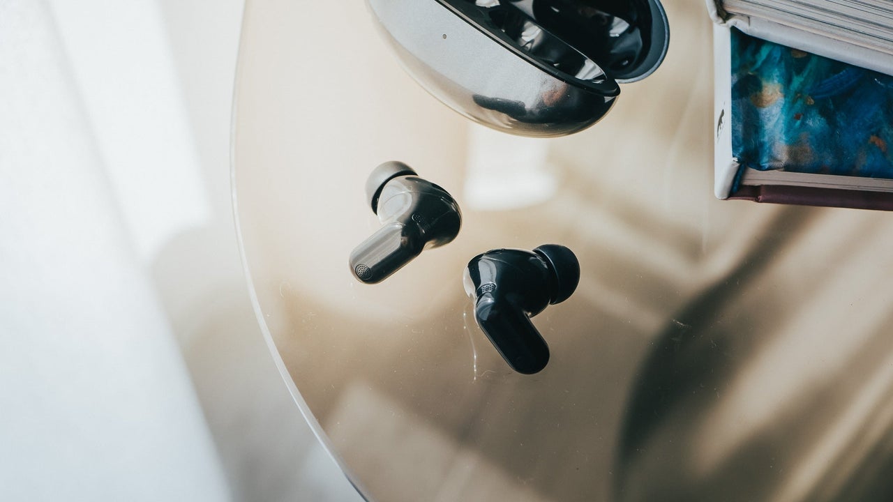Los nuevos auriculares de HUAWEI son los más cómodos que hemos probado en mucho tiempo. Por menos de 100 euros, es imposible no recomendarlos