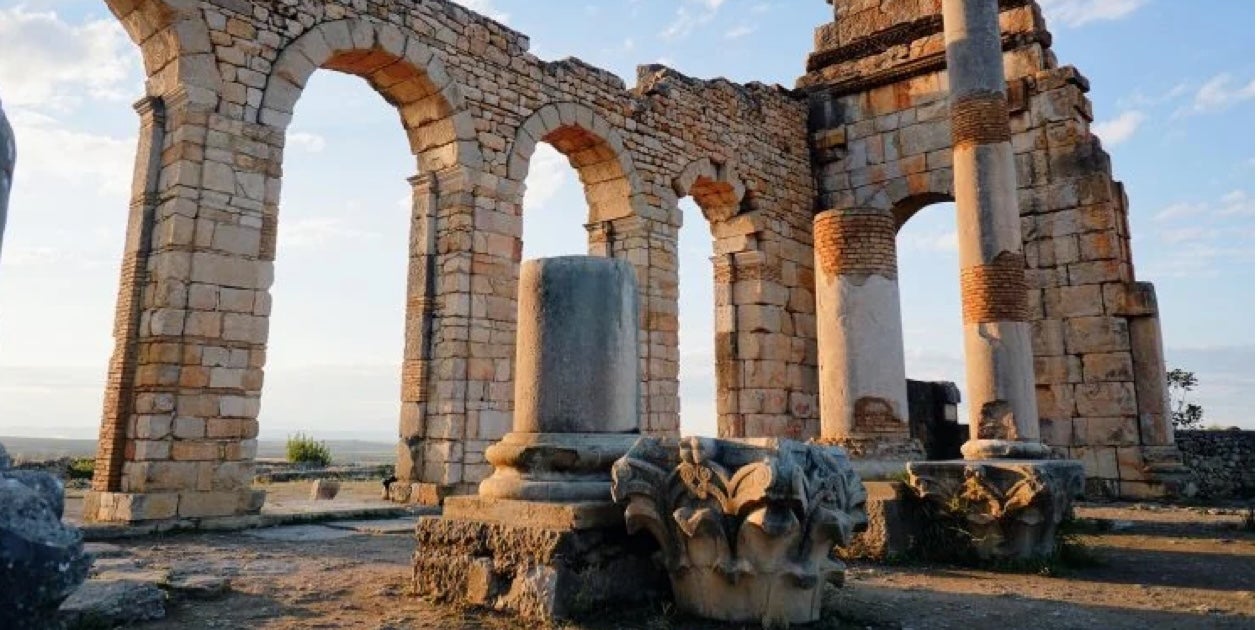 Ilustración de un fuerte romano en el oeste de Gales