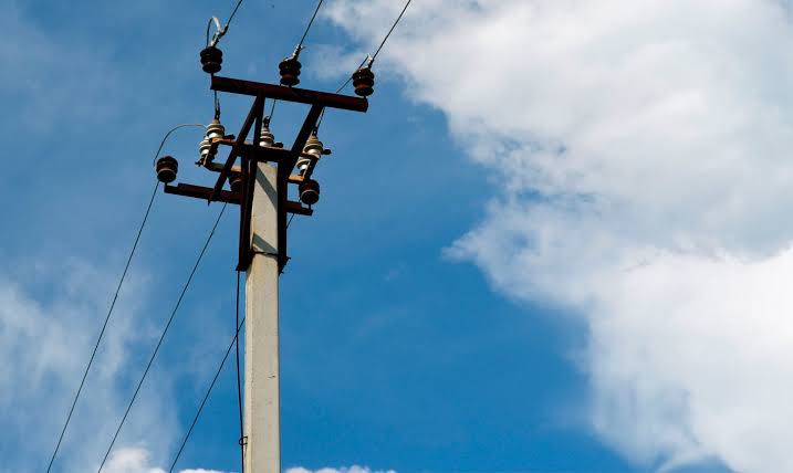 Poste eléctrico