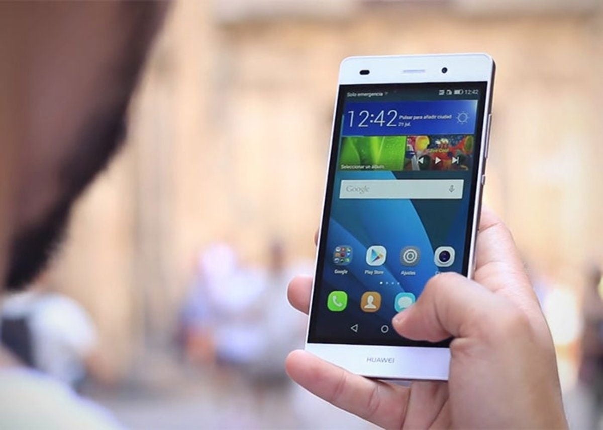 Primer plano frontal del Huawei P8 Lite