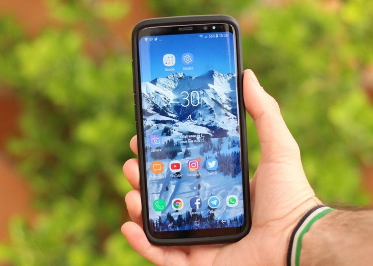 Samsung Galaxy S8, frontal con funda RhinoShield