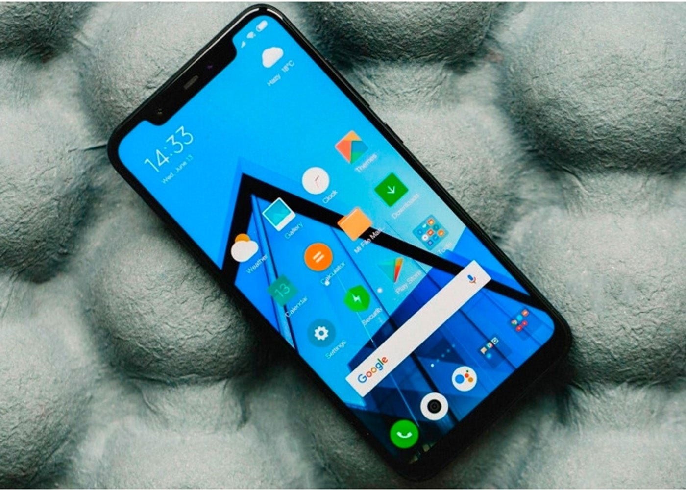 El POCO F1 y el Xiaomi Mi 8 recibirán pronto MIUI 10