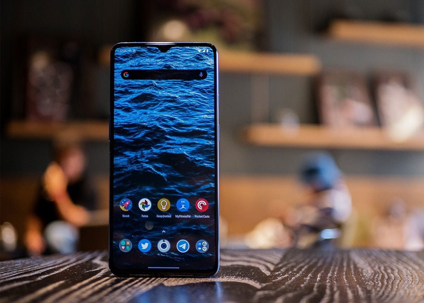 OnePlus 7T, pantalla